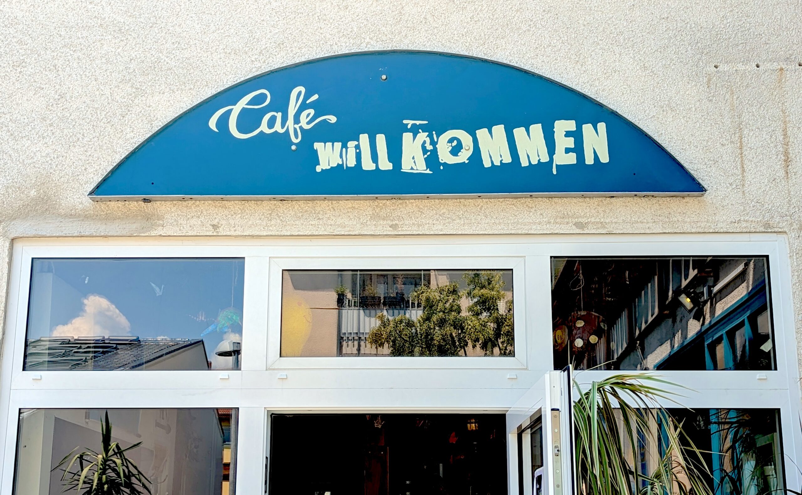 Read more about the article Café willKOMMEN – Begegnung & Kunst